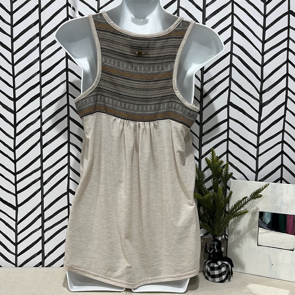 Sherpa Adventure Gear Cream Tank Top, Size Small